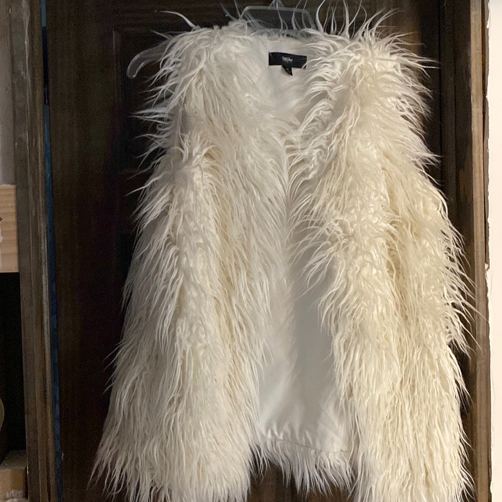 Mossimo white shag vest